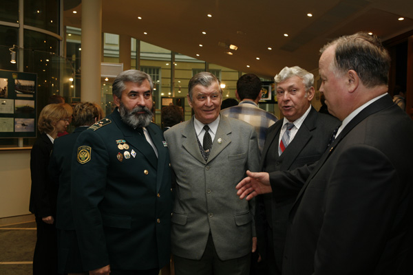 Встреча ветеранов перед концертом 
