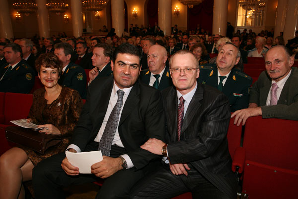 Э.А. Сафаров, бывший начальник ГУФТД ГТК России, и А.Н. Кутепов, бывший начальник Управления валютного контроля ГТК России 