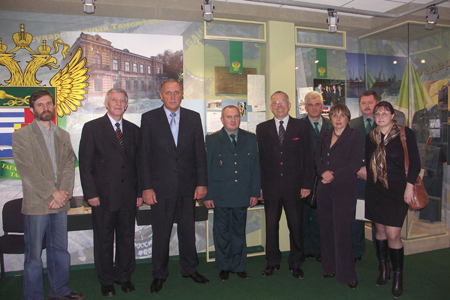 Среди почетных гостей церемонии открытия был директор Северо-Кавказского регионального филиала Фонда С.В.Т.С. Юрий Алексеевич Семенов (второй слева) 