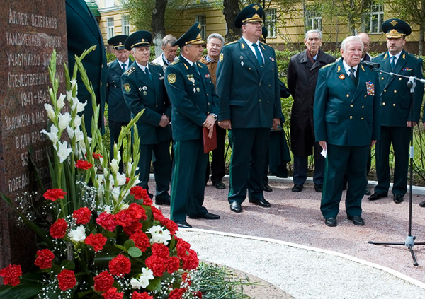 У микрофона - председатель Всероссийского Союза ветеранов таможенной службы В.К. Бояров