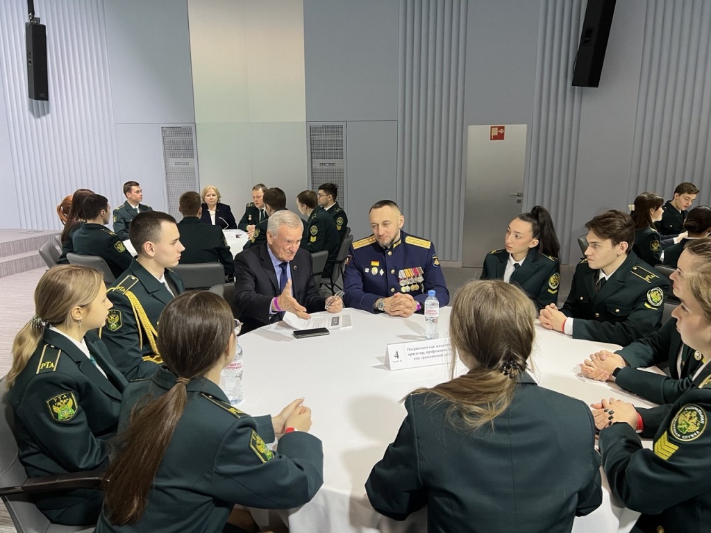 azarov.jpg